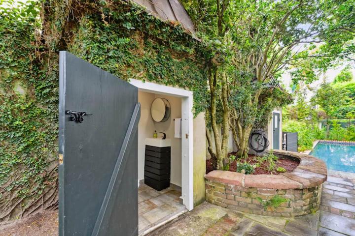 Serene Cottage With Beautiful Garden And Heated Pool Charleston Extérieur photo