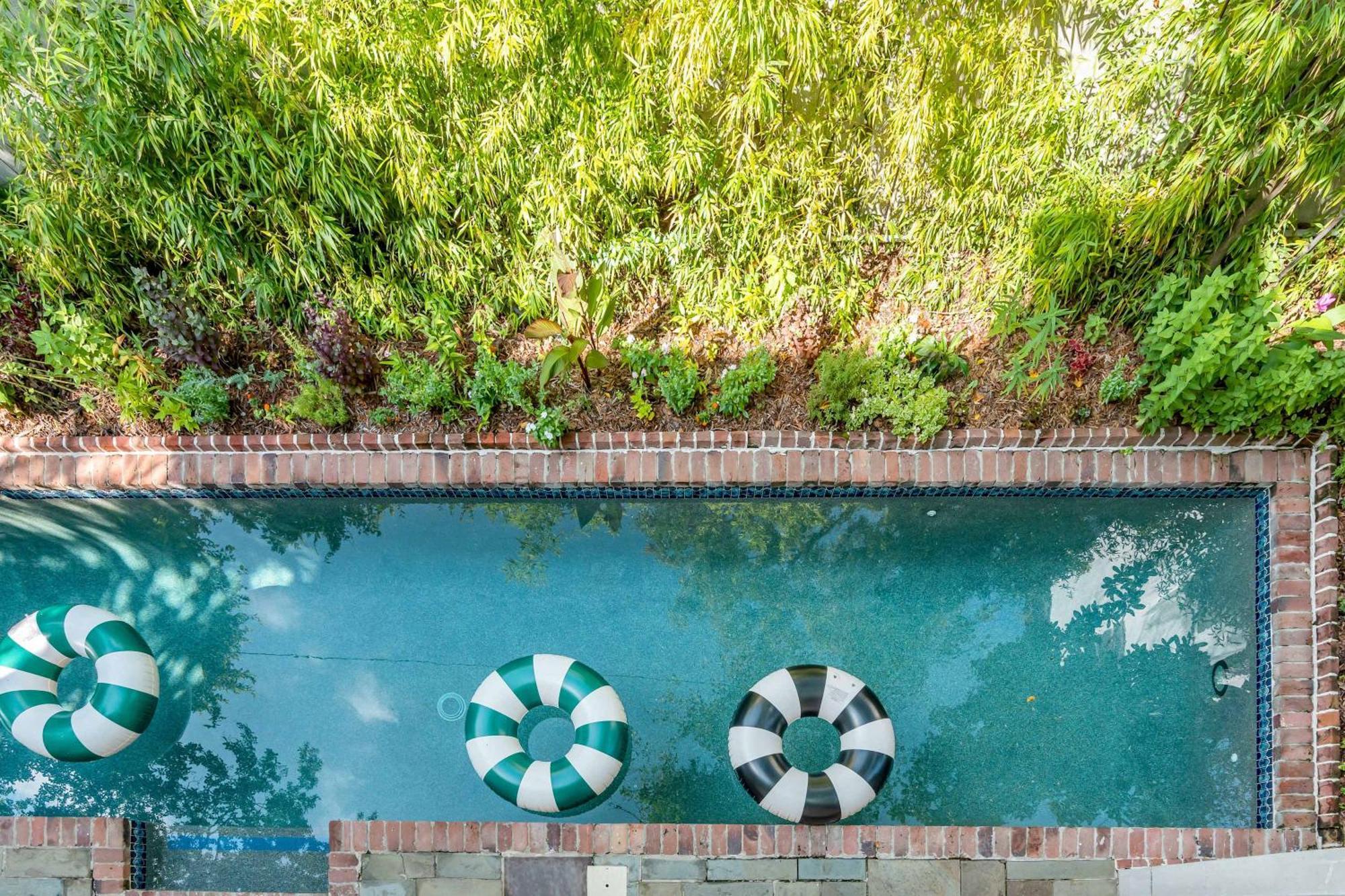 Serene Cottage With Beautiful Garden And Heated Pool Charleston Extérieur photo