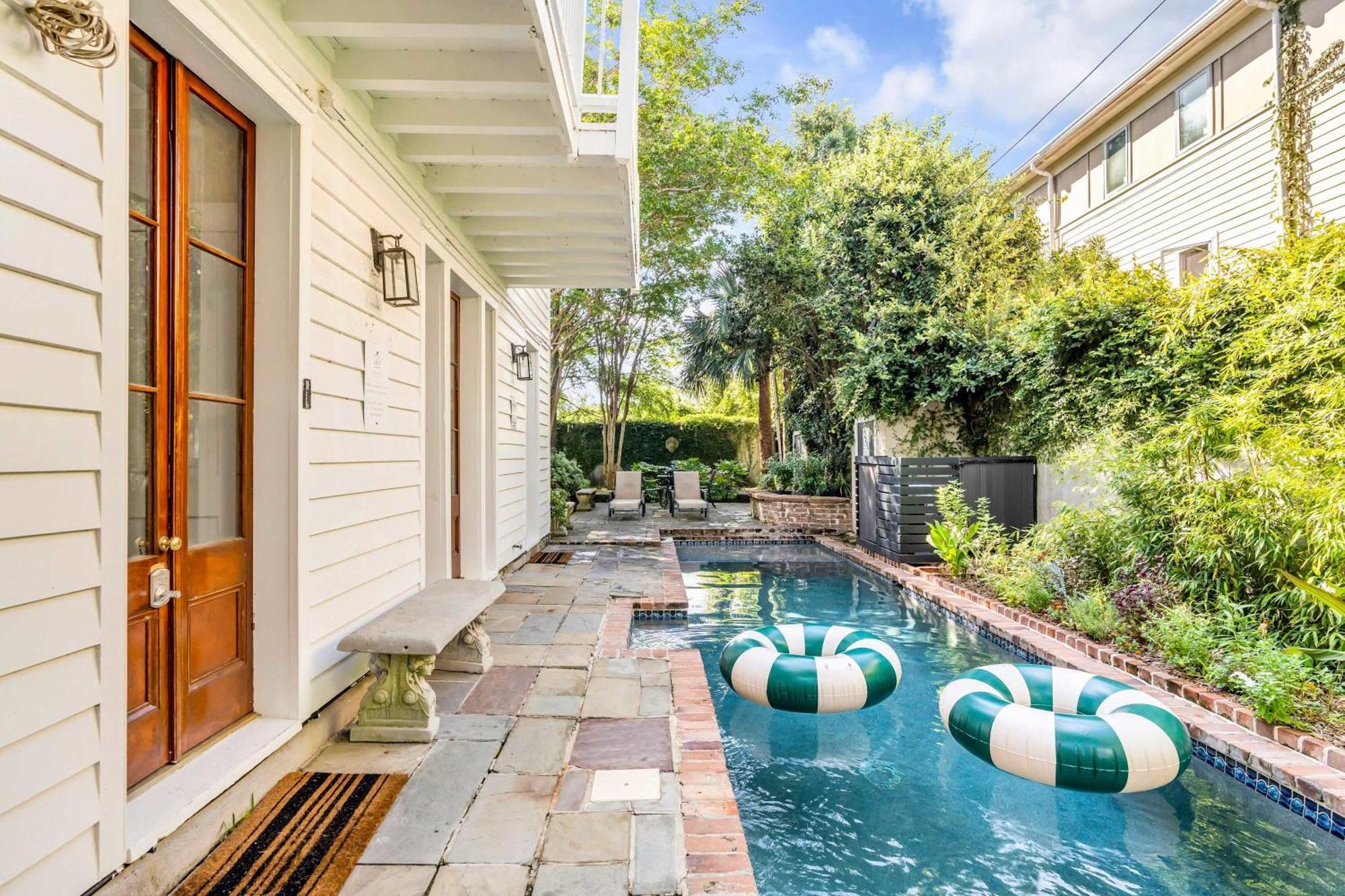 Serene Cottage With Beautiful Garden And Heated Pool Charleston Extérieur photo